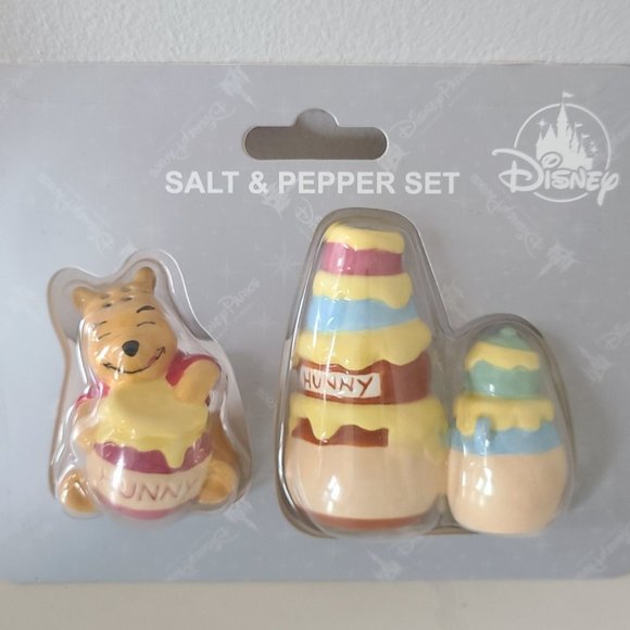 Sale today only- authentic Disney parks Winnie the Pooh Salt and pepper set - Picture 6 of 6
